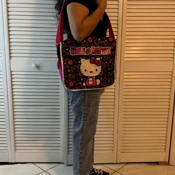 Hello Kitty Messenger Bag - Picture 3 of 9